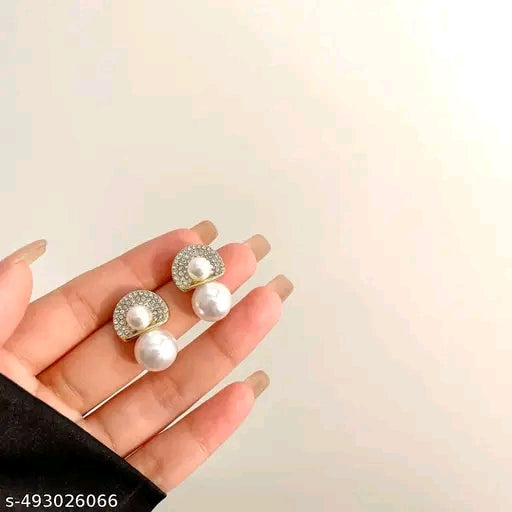 Perky Pearl Minimal Earring