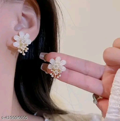 White Pearl Flower Earring