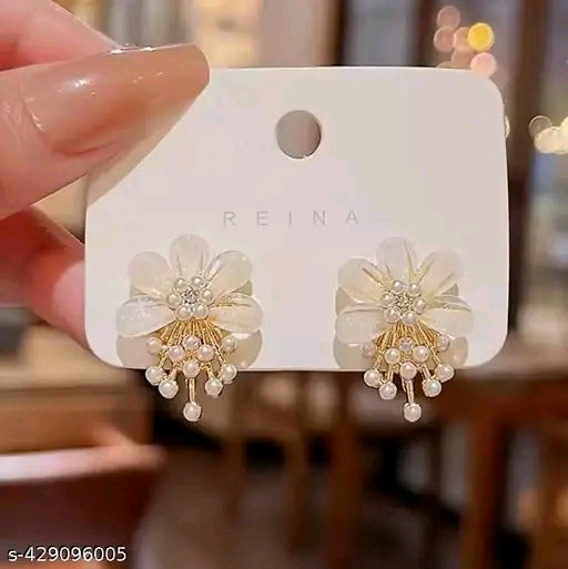 White Pearl Flower Earring