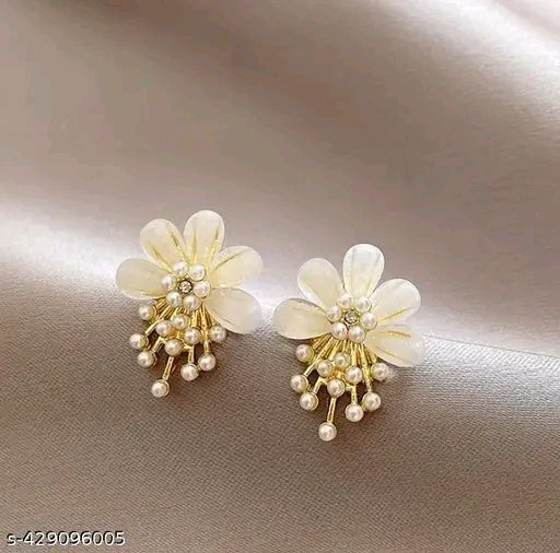 White Pearl Flower Earring