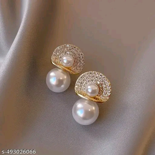 Perky Pearl Minimal Earring