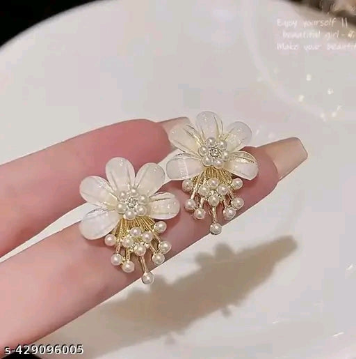 White Pearl Flower Earring