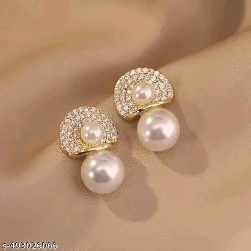 Perky Pearl Minimal Earring