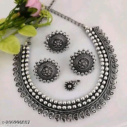 Shimmering Elegant Jewellery Set